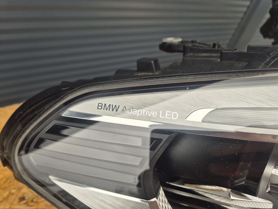 Bmw 5 G30 G31 Adaptive Led full led 8499122 lampa przednia przod prawa ŁADNA