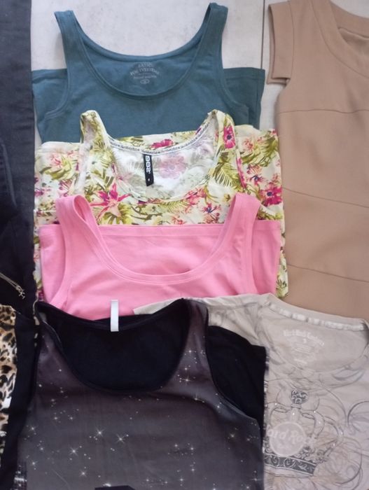 Zestaw ciuszków damskich