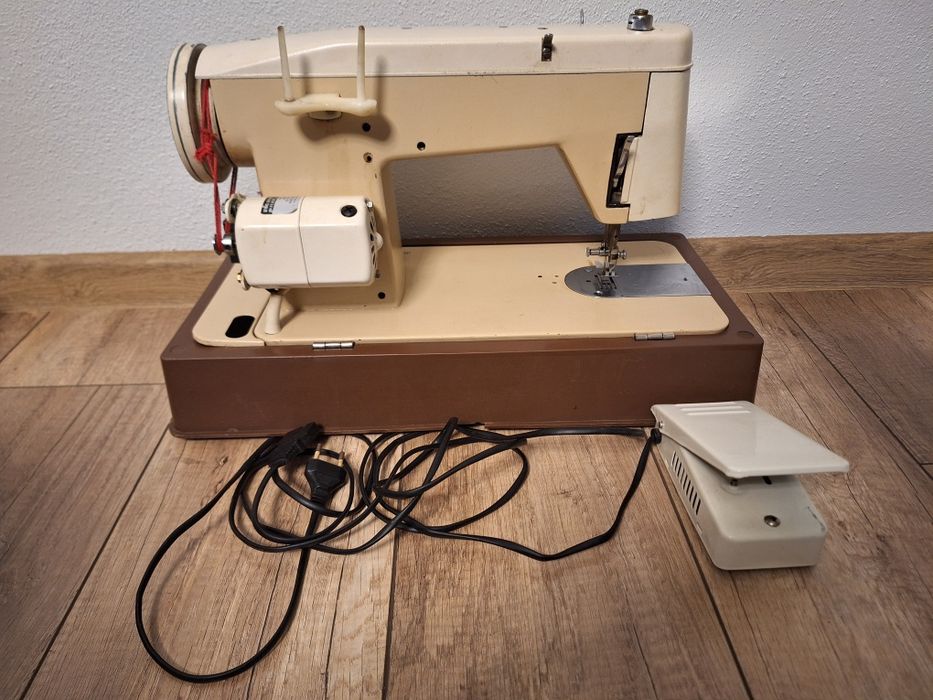 Maszyna do szycia PREDOM 466