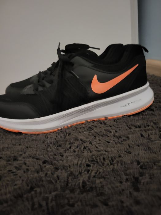 Ładne świeżę buty nike