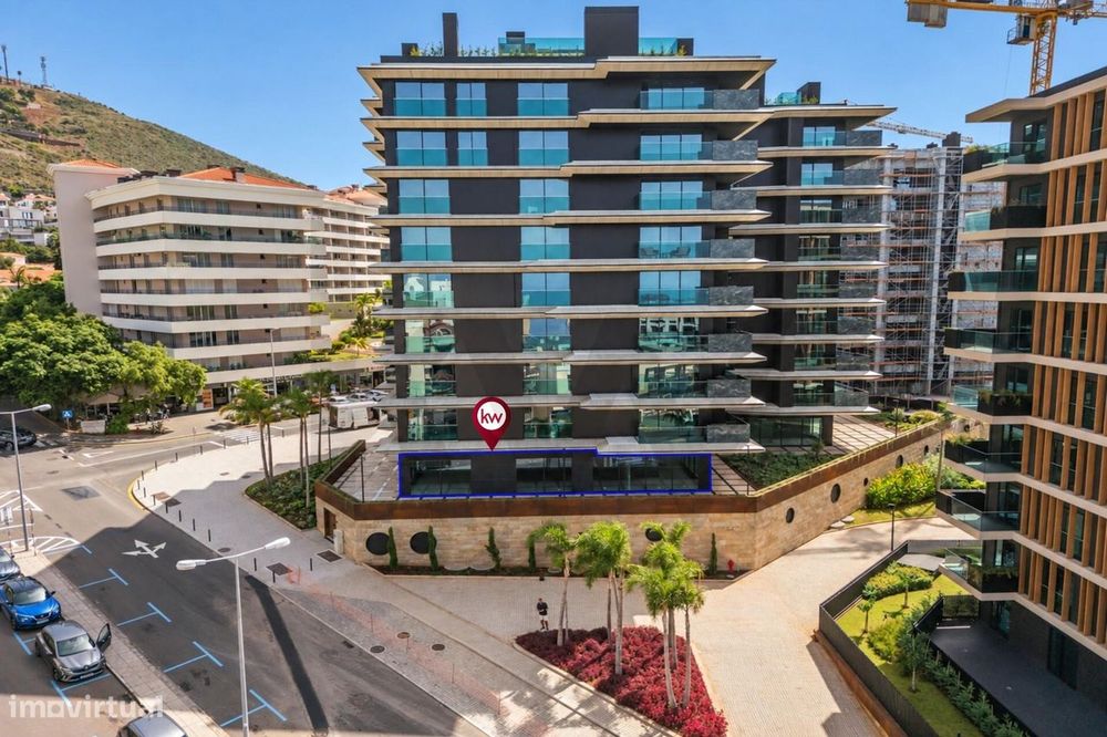 Loja para comércio no Varino 08 — Dubai Madeira
