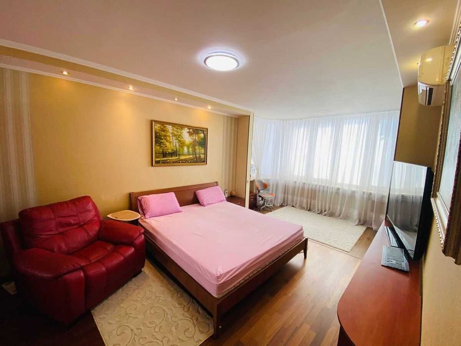 Продам 1 кімн. квартиру вул. Велика Китаївська 10А м.Деміївська  Салют