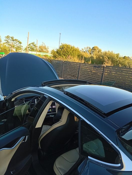 Продам Авто Tesla Model s