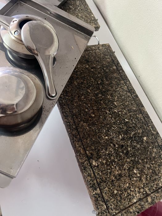 Pedra quente em granito para servir carne (tenho 2 unidades) OFERTA do combustível líquido