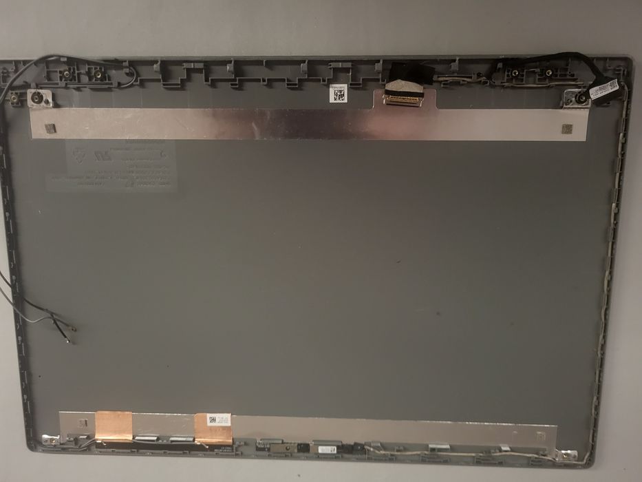 Sprzedam klapę tylnią matrycy + pasmo do laptopa LENOVO IDEAPAD.