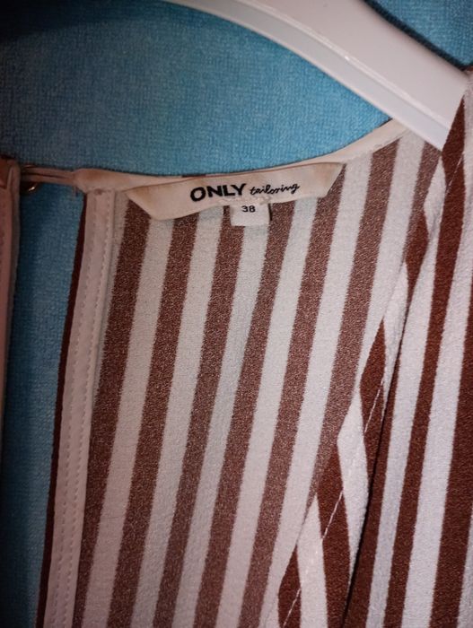 Kremowo-brązowe kombinezon