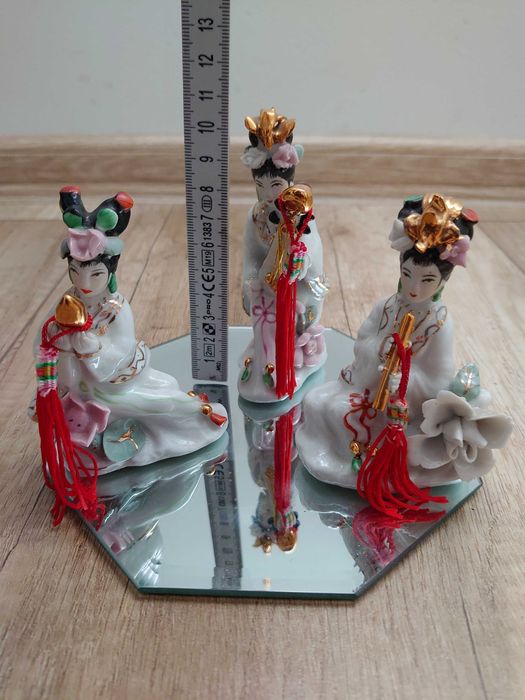 figurki porcelanowe, chińskie, orientalne 3 gejsze