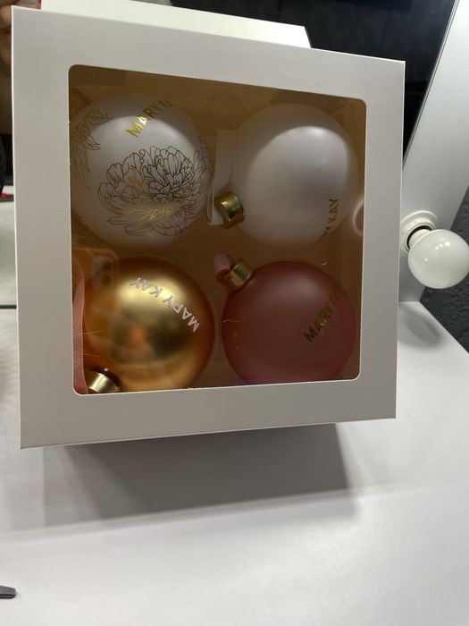 Іграшки на ялинку