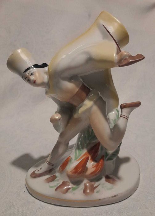 figurka porcelanowa Ćmielów góral
