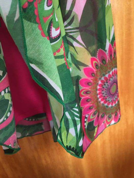 Vestido Desigual, tamanho 11-12, tecido fluido