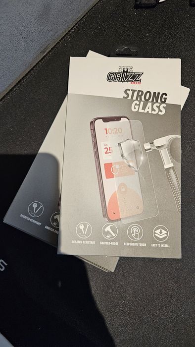 Grizz Glass Strong Glass do iPhone 14 - Najwyższa Ochrona