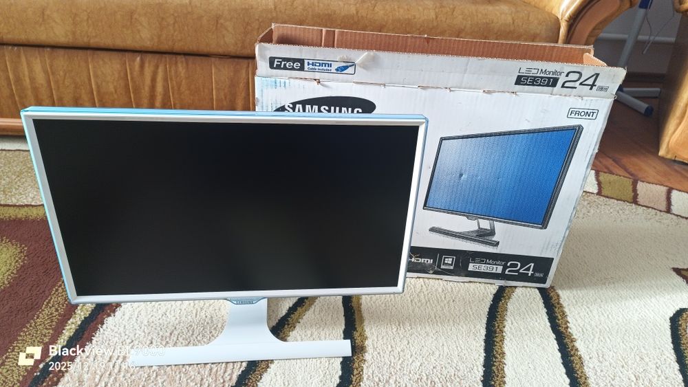 Монитор Samsung S24E391HL