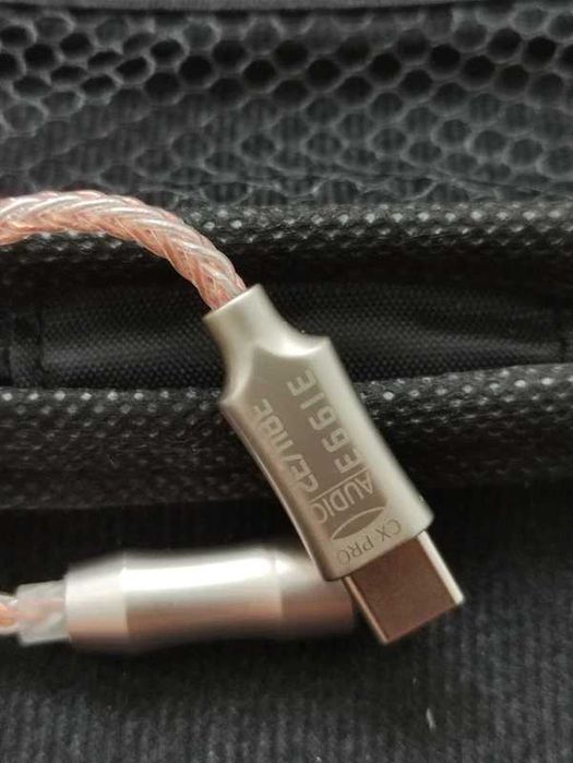 bitnom40 – CVJ Vivian IEM | Zestaw audio: DAC USB‑C + etui + słuchawki z mikrofonem