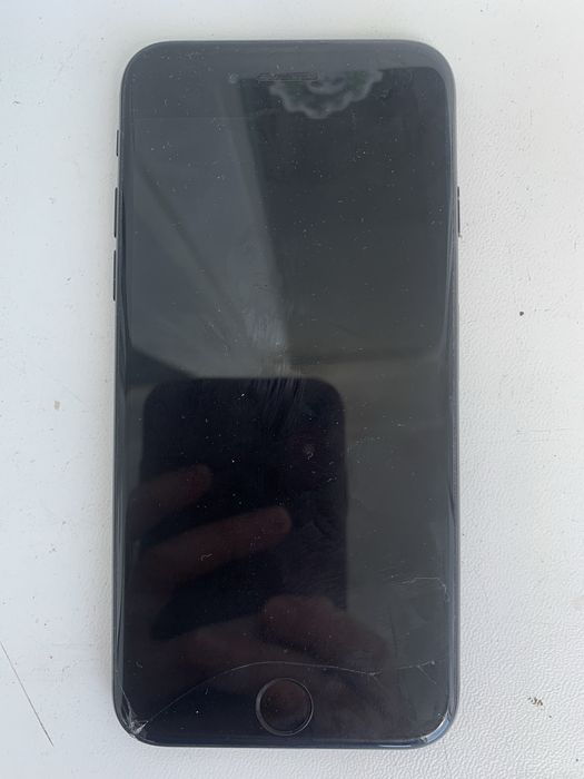 Phone 8 на запчастини