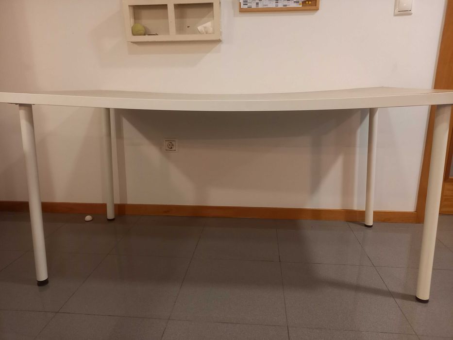 Mesa IKEA modelo Linnmon / Adils (150 x 75 cm)