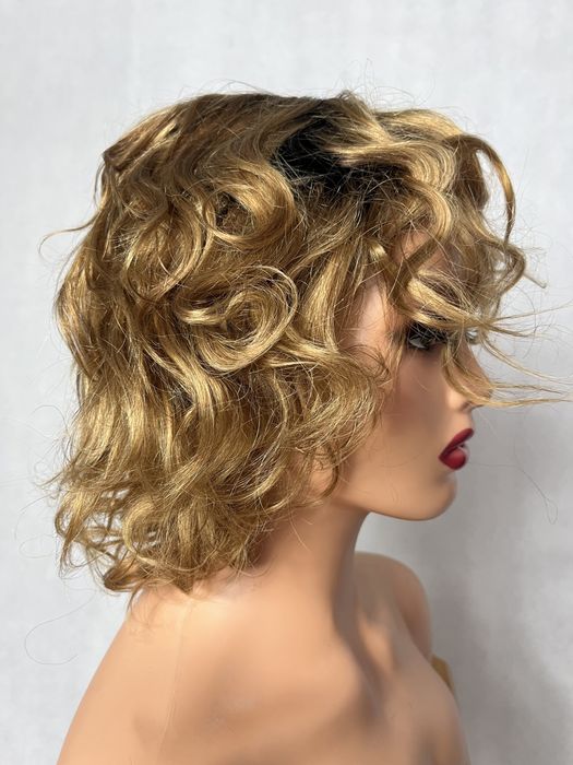 Peruka włosy naturalne kręcone rozjasniana