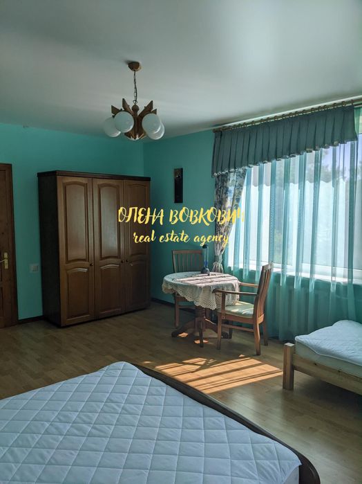 Просторий Сімейний Будинок з Ділянкою в Крихівцях!