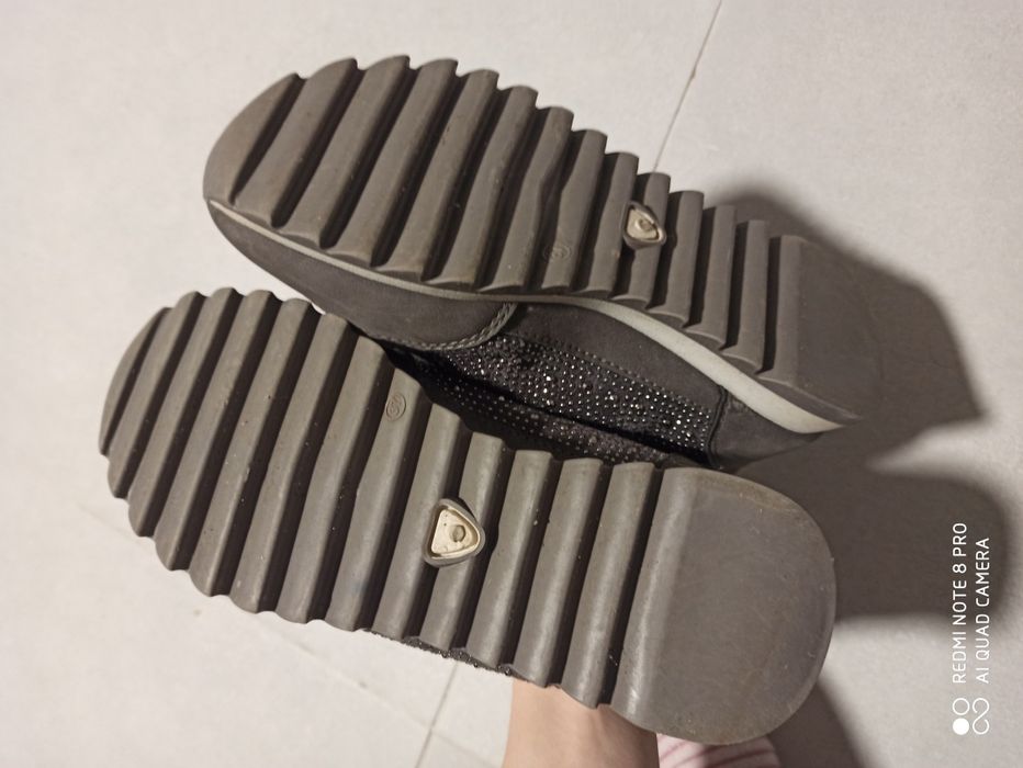 Buty sportowe 37 ze wstążkami i dżetami