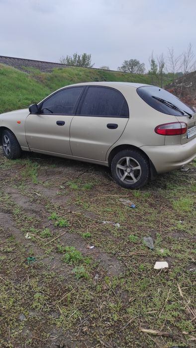 Продам lanos 1.5 2011