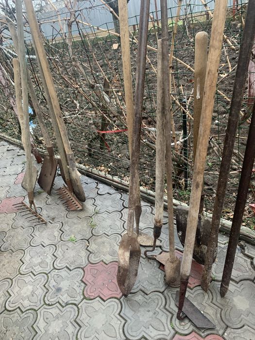 Продаю лопаты