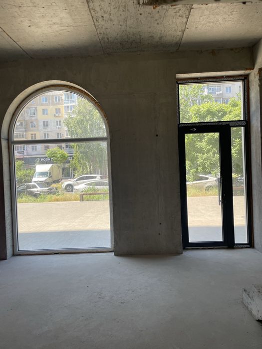 ФАСАДНОЕ помещение 102 метра в ЖК Виа Рома! Свой вход, два уровня!