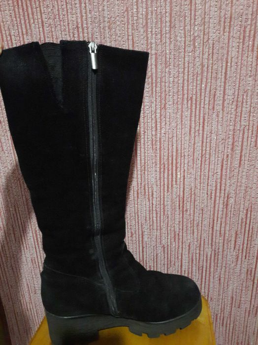 Жіноче зимове взуття