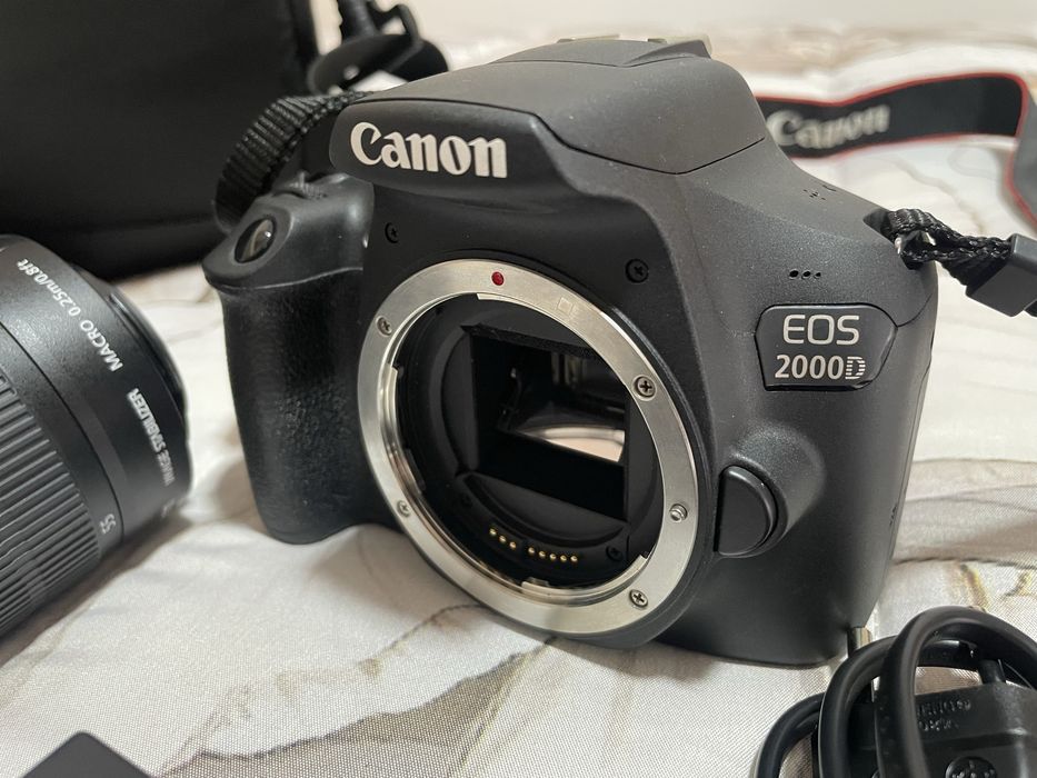Canon eos 2000d.