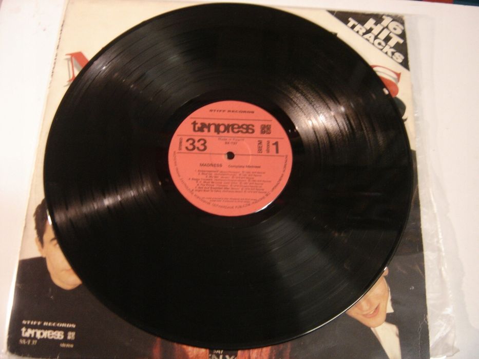 COMPLETE MADNESS 16 HIT TRACKS SX-T37 *