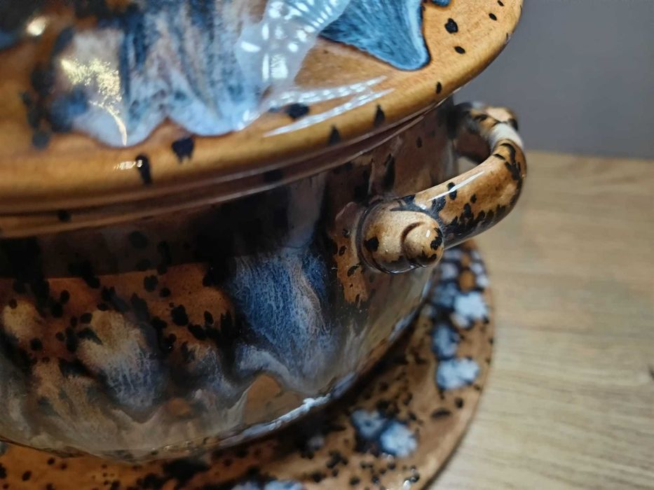 Terrina Artesanal em Cerâmica Vidrada com Prato