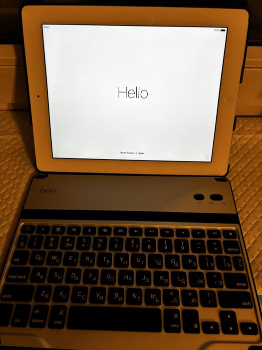 iPad 4 16 GB z etui i klawiaturą