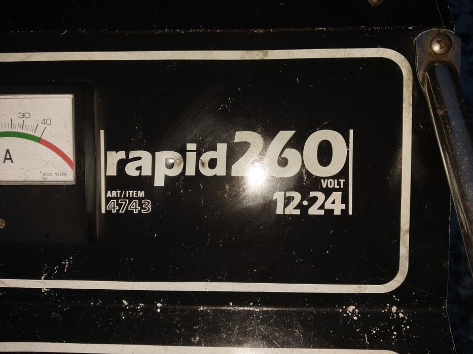 Prostownik/urządzenie rozruchowe.