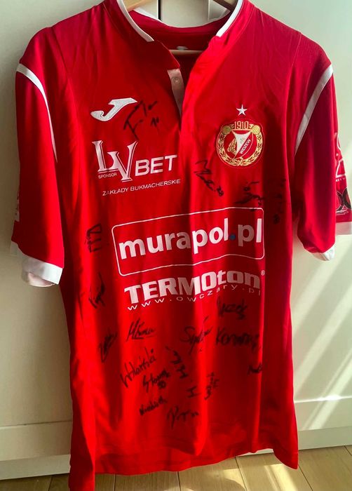 Koszulka Widzewa z autografami piłkarzy