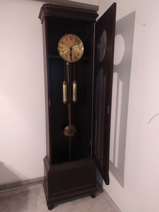 100 letni zegar stojący w stylu gdańskim.