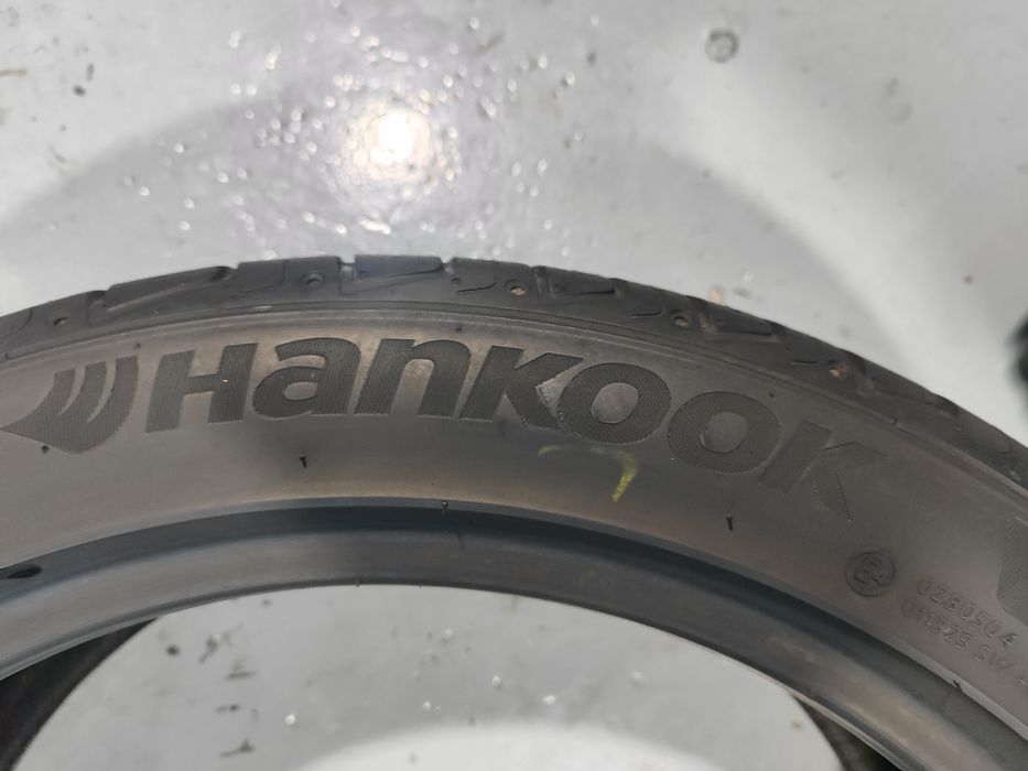 2 pneus semi novos 245-45R19 Hankook - Oferta dos portes