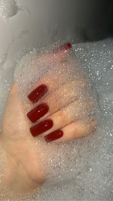 Манікюр та педикюр Полтава район Левада