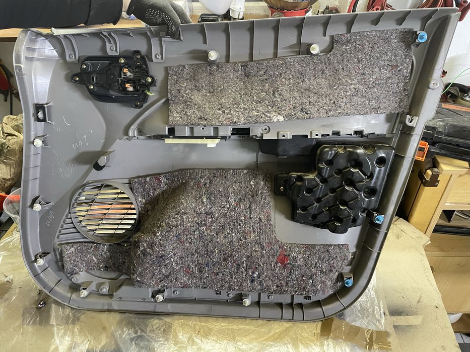 Дверні карти mitsubishi grandis