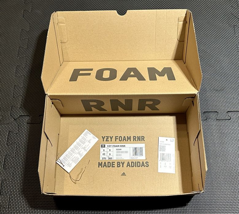 Yeezy Foam Runner Carbon EU 43 UK 9