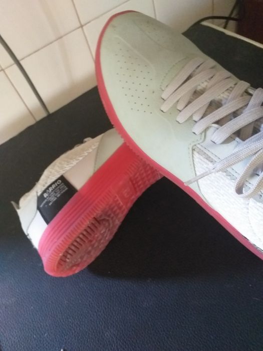 Tenis homem  numero  42 usados so uma vez