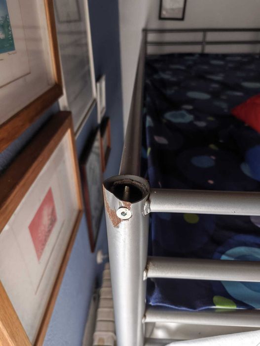 Beliche SVÄRTA + 2 colchões