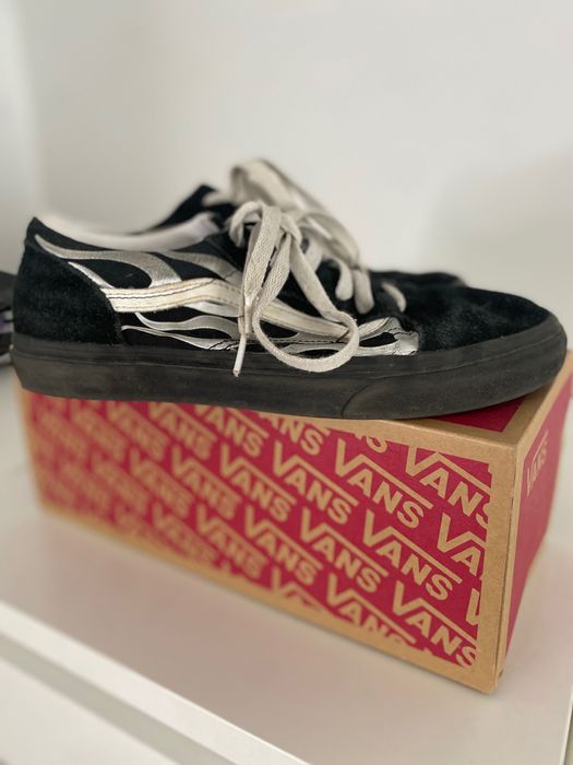 Tennis Vans pretos e prata