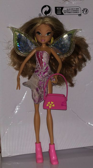 Boneca Flora Winx Pixie Magic