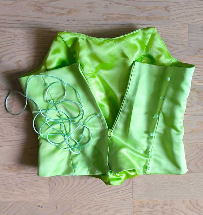 Нарядна пишна святкова зелена сукня з фатину