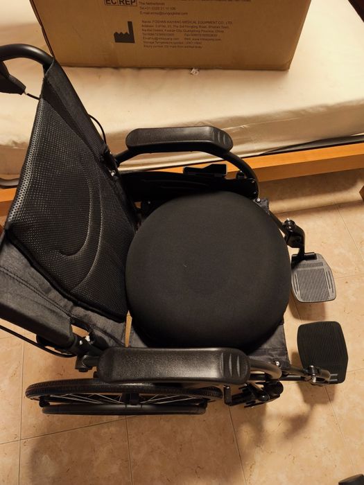 Cadeira de rodas dobrável + Almofada acento