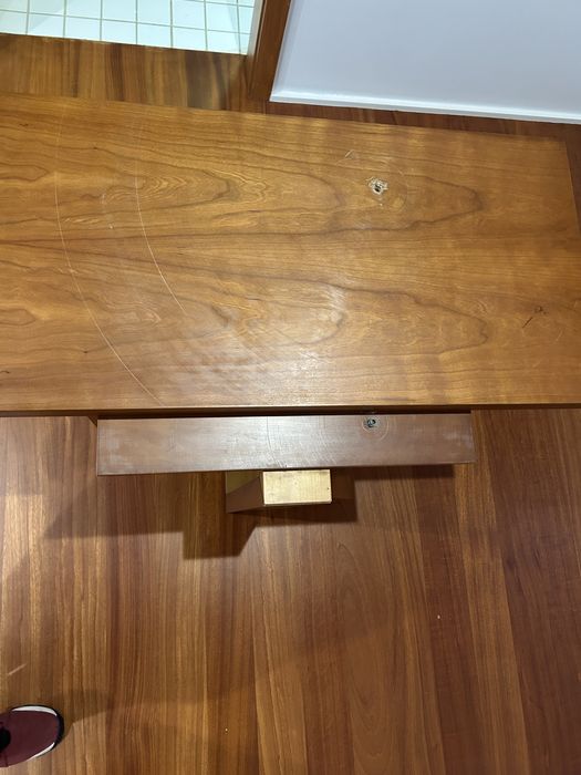 Mesa de jogo em madeira