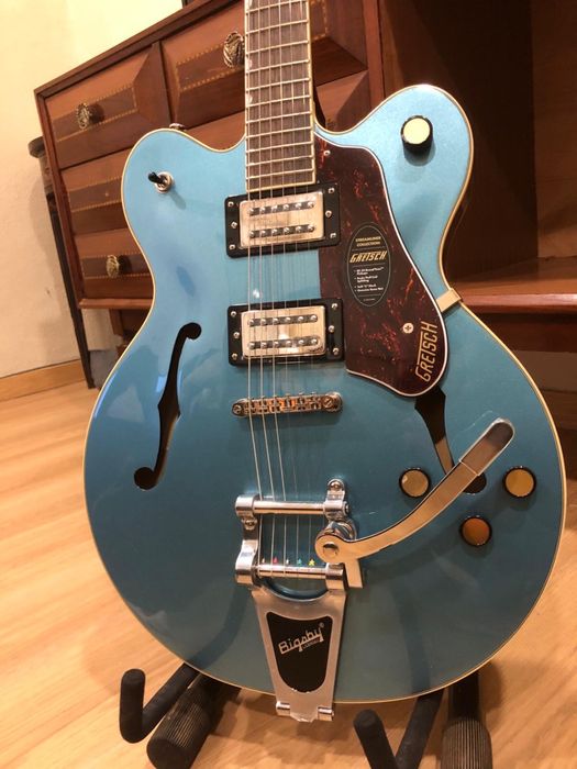 Gretsch G2622T.