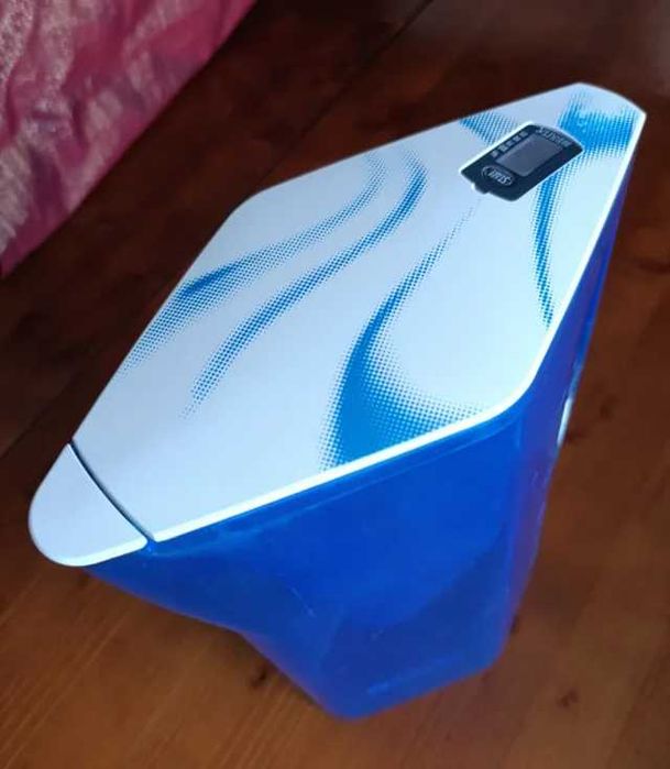 Jarro de água "Brita" azul e branco