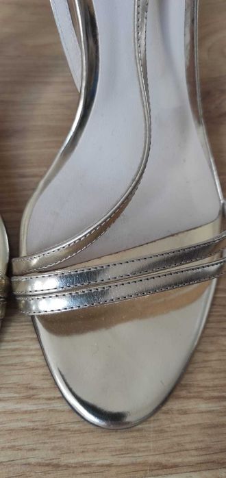 Złote szpilki Dolce & Gabbana + DARMOWA DOSTAWA + PREZENT