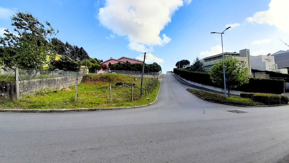 Terreno (575 m2) com projeto aprovado rua de S. Bartolomeu Mafamude