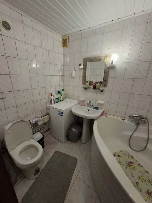 Продам 3к. квартиру по вул. А. Шепарда, 11 (р-он Тітова)