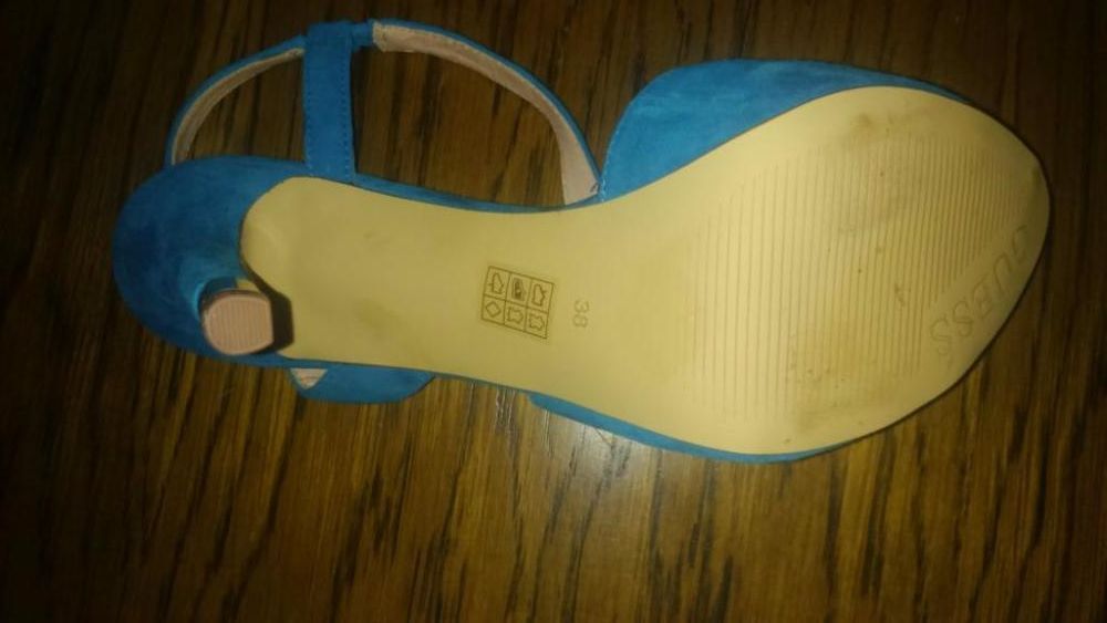 Sandalias GUESS NOVAS na caixa original